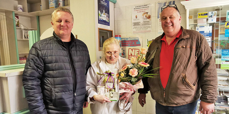 Bezar A Szemere Patika